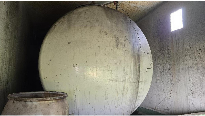 Rezervuari i magazinimit Big Hakenliftcontainer mit 5000 l Tank: foto 10
