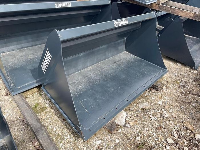 Sonarol Schwergutschaufel 180 cm mit Bobcat 114 cm Aufnahme - Kokë: foto 1 Sonarol Schwergutschaufel 180 cm mit Bobcat 114 cm Aufnahme - Kokë: foto 1
