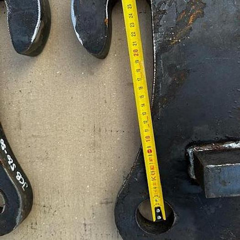 Big Anschweißhaken / Anschweißset / Koppelhaken JCB 520-50 Aufnahme - Pjesë këmbimi: foto 4 Big Anschweißhaken / Anschweißset / Koppelhaken JCB 520-50 Aufnahme - Pjesë këmbimi: foto 4