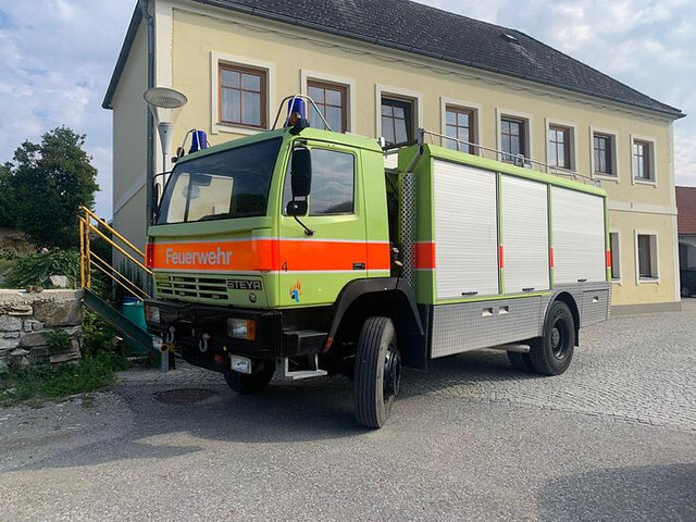 Steyr 15S31 4x4 Feuerwehrfahrzeug - Zjarrfikëse: foto 1 Steyr 15S31 4x4 Feuerwehrfahrzeug - Zjarrfikëse: foto 1