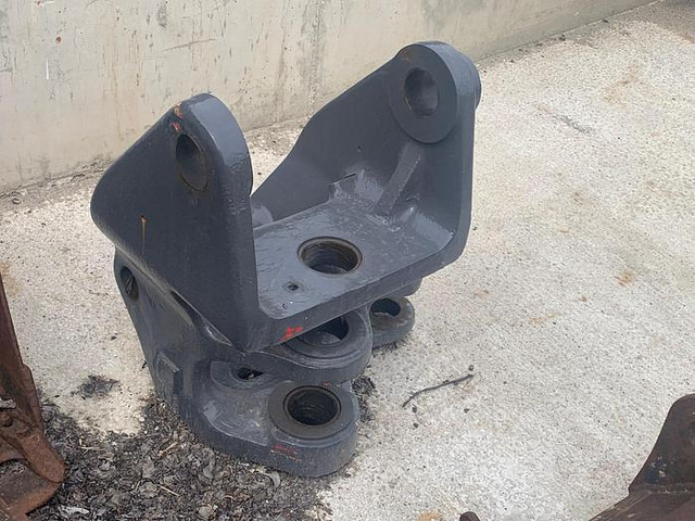 Volvo Stütze / Knickgelenk / Anbaubock passend zu Volvo ECR88 - Ekskavator: foto 1 Volvo Stütze / Knickgelenk / Anbaubock passend zu Volvo ECR88 - Ekskavator: foto 1