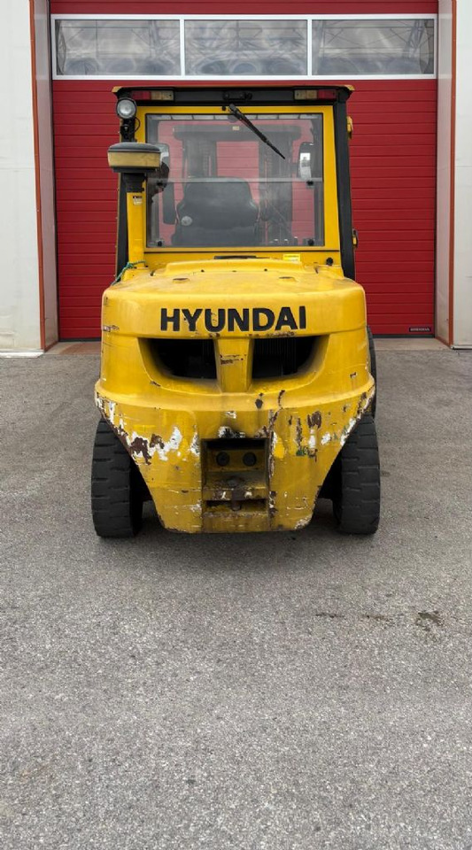 Hyundai 45DS-7E - Pirun më naftë: foto 2 Hyundai 45DS-7E - Pirun më naftë: foto 2