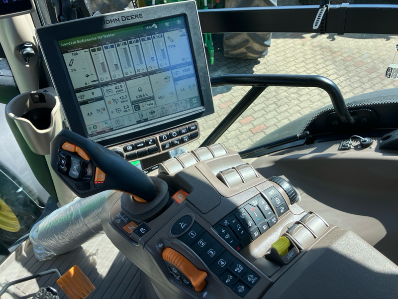 John Deere 6R250 mit FKH/ CommandPro/ Garantie bis 02.2027 - Traktor: foto 4 John Deere 6R250 mit FKH/ CommandPro/ Garantie bis 02.2027 - Traktor: foto 4