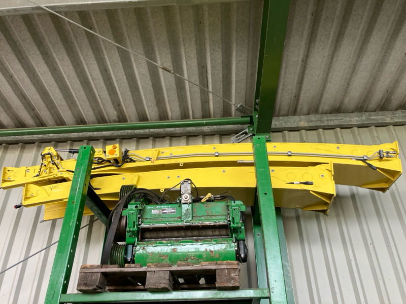 John Deere 8600 mit Kemper 460 StalkBuster und 639 PickUp - Makinë korrëse: foto 3 John Deere 8600 mit Kemper 460 StalkBuster und 639 PickUp - Makinë korrëse: foto 3