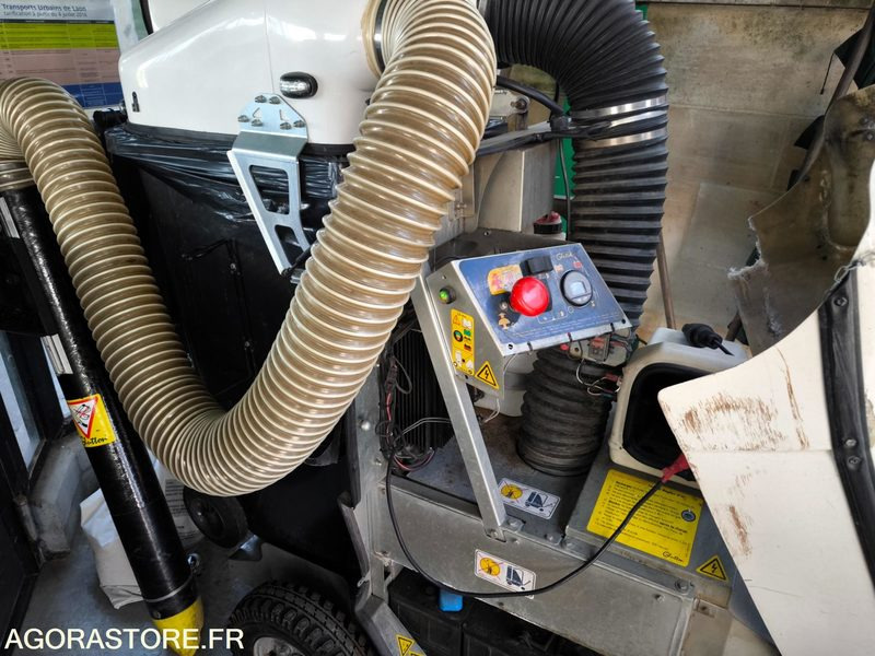 Aspirateur à déchets de voirie GLUTTON MA866 - Fshesë profesionale: foto 2 Aspirateur à déchets de voirie GLUTTON MA866 - Fshesë profesionale: foto 2
