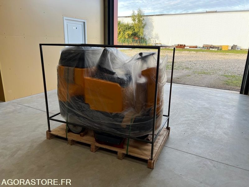 Autolaveuse Hippo AR-X9 NEUVE - Makineri larëse-tharëse dyshemeje: foto 3 Autolaveuse Hippo AR-X9 NEUVE - Makineri larëse-tharëse dyshemeje: foto 3