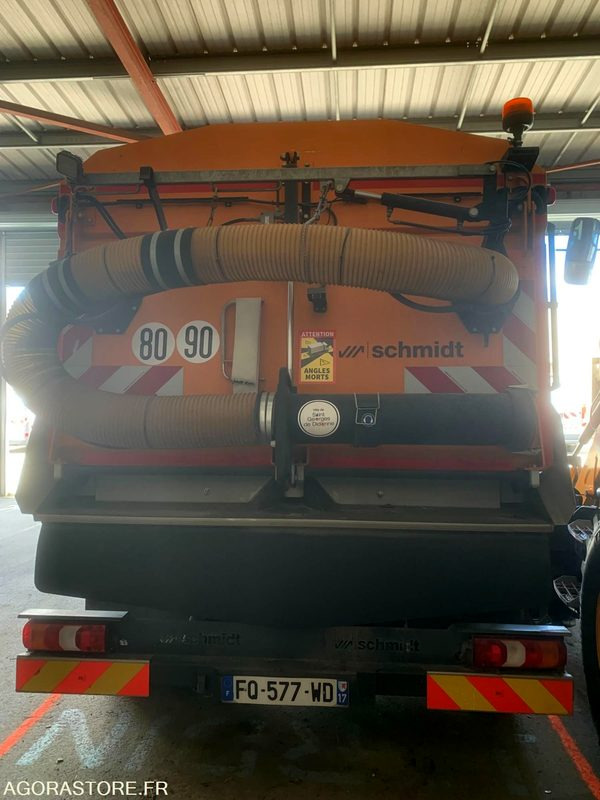 BALAYEUSE COMPOSÉE D'UN PORTEUR MERCEDES ET D'UN SYSTÈME DE BALAYAGE SCHMIDT - Makinë fshirëse për rrugët: foto 5 BALAYEUSE COMPOSÉE D'UN PORTEUR MERCEDES ET D'UN SYSTÈME DE BALAYAGE SCHMIDT - Makinë fshirëse për rrugët: foto 5