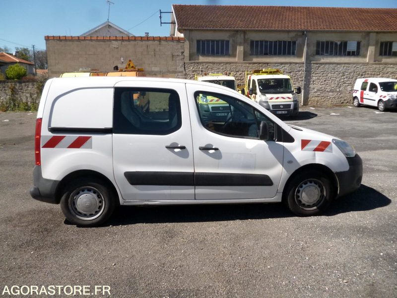 BERLINGO 1.6HDI 3 PLACES - Furgon i vogël: foto 4 BERLINGO 1.6HDI 3 PLACES - Furgon i vogël: foto 4
