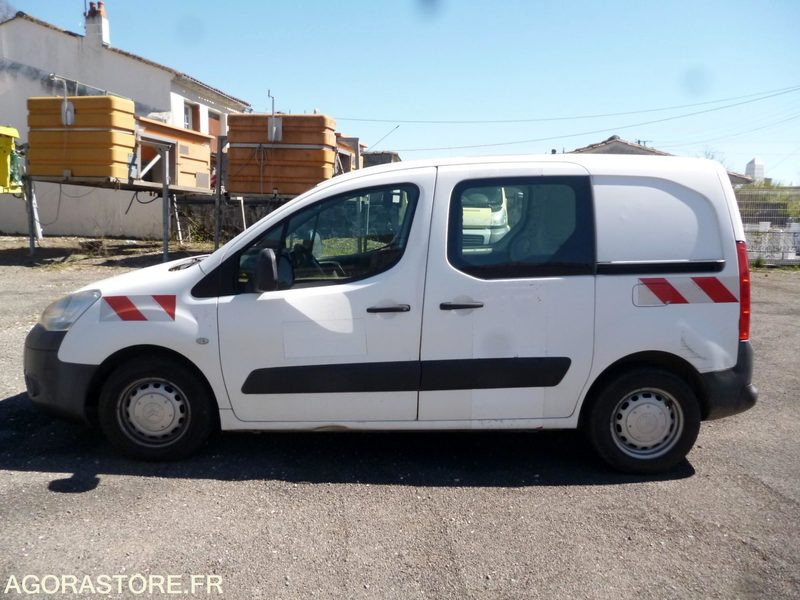 BERLINGO 1.6HDI 3 PLACES - Furgon i vogël: foto 2 BERLINGO 1.6HDI 3 PLACES - Furgon i vogël: foto 2
