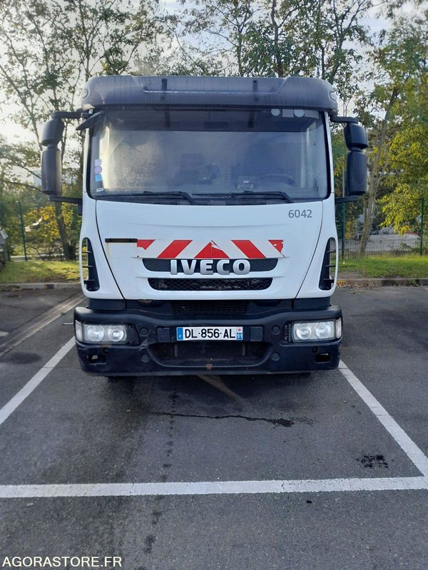 BOM 16T IVECO GNC NON ROULANT( 6042-66ICAM571X) - Kamion mbeturinash: foto 2 BOM 16T IVECO GNC NON ROULANT( 6042-66ICAM571X) - Kamion mbeturinash: foto 2