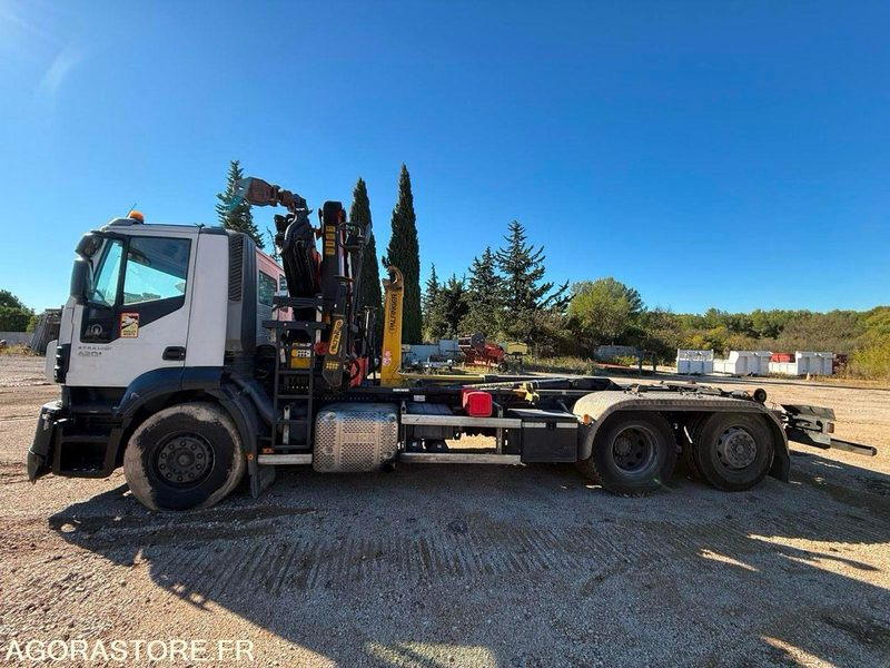 CAMION POLYBENNE GRUE IVECO MOTEUR HS - 390000km - 2014 - Kamion vetëngarkues: foto 2 CAMION POLYBENNE GRUE IVECO MOTEUR HS - 390000km - 2014 - Kamion vetëngarkues: foto 2
