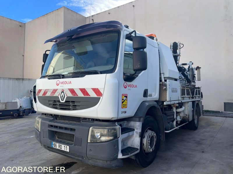 CAMION RENAULT19 HYDROCURER HUWER - 2018 / 341 258 KM - Kamion me vakuum: foto 3 CAMION RENAULT19 HYDROCURER HUWER - 2018 / 341 258 KM - Kamion me vakuum: foto 3