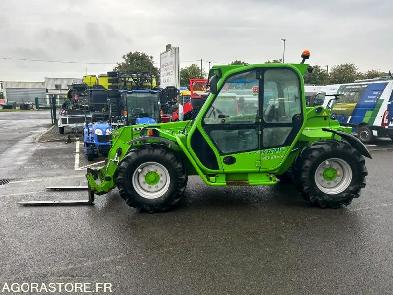 CHARIOT TELESCOPIQUE MERLO PANORAMIC P32.6 PLUS - 2013 / 2865 HEURES - Fadrom: foto 2 CHARIOT TELESCOPIQUE MERLO PANORAMIC P32.6 PLUS - 2013 / 2865 HEURES - Fadrom: foto 2