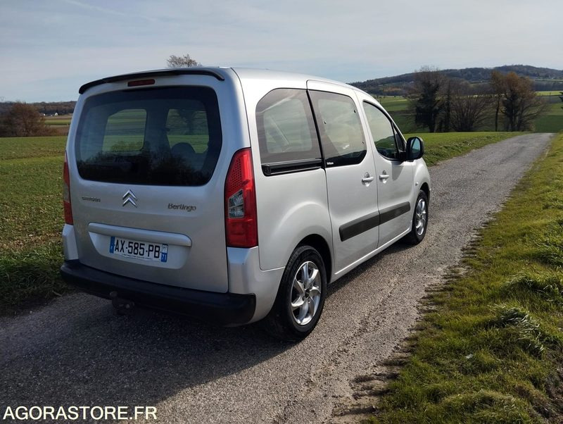 CITROEN BERLINGO COMBISPACE 1.6 HDI 110 DIESEL - 5 PLACES - ANNÉE 2009 - Veturë: foto 4 CITROEN BERLINGO COMBISPACE 1.6 HDI 110 DIESEL - 5 PLACES - ANNÉE 2009 - Veturë: foto 4