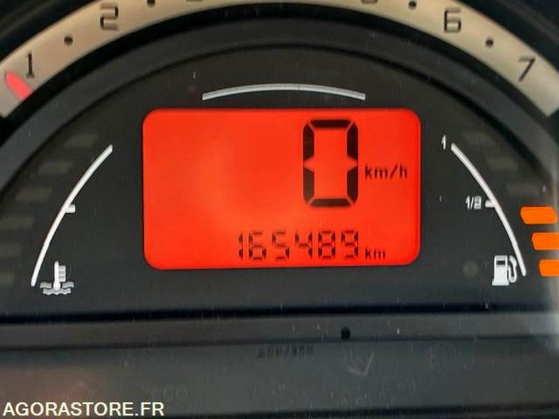 CITROEN C3 166000 kms 2004 - Veturë: foto 3 CITROEN C3 166000 kms 2004 - Veturë: foto 3