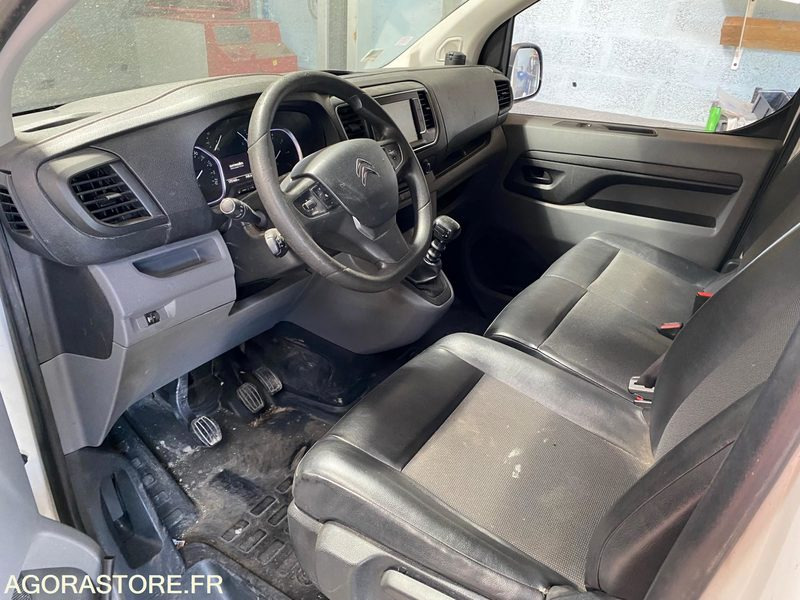 CITROEN JUMPY - 2017 / 175 052 KM - Furgon i vogël: foto 4 CITROEN JUMPY - 2017 / 175 052 KM - Furgon i vogël: foto 4