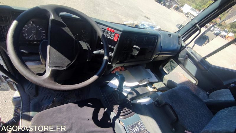 Camion Hydrocureur Renault Premium Kerax - 2000 - Kamion me vakuum: foto 5 Camion Hydrocureur Renault Premium Kerax - 2000 - Kamion me vakuum: foto 5