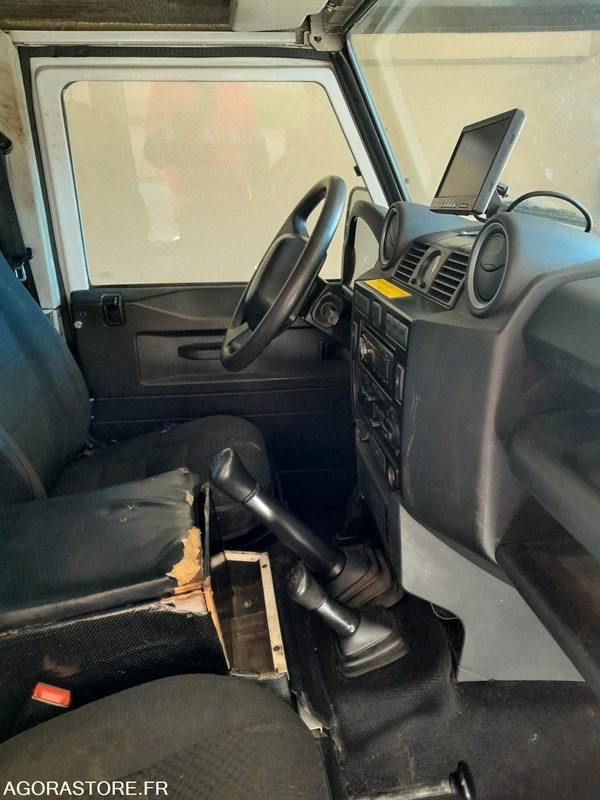 Camion hydrocureur LAND ROVER Defender - 2014 / 142 462 KM - Pick up: foto 4 Camion hydrocureur LAND ROVER Defender - 2014 / 142 462 KM - Pick up: foto 4