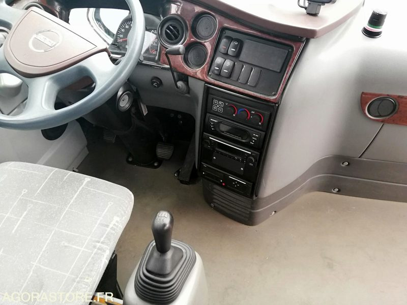Car Isuzu Turquoise - 2017 - 110 000 km - Autobus shkollor: foto 3 Car Isuzu Turquoise - 2017 - 110 000 km - Autobus shkollor: foto 3