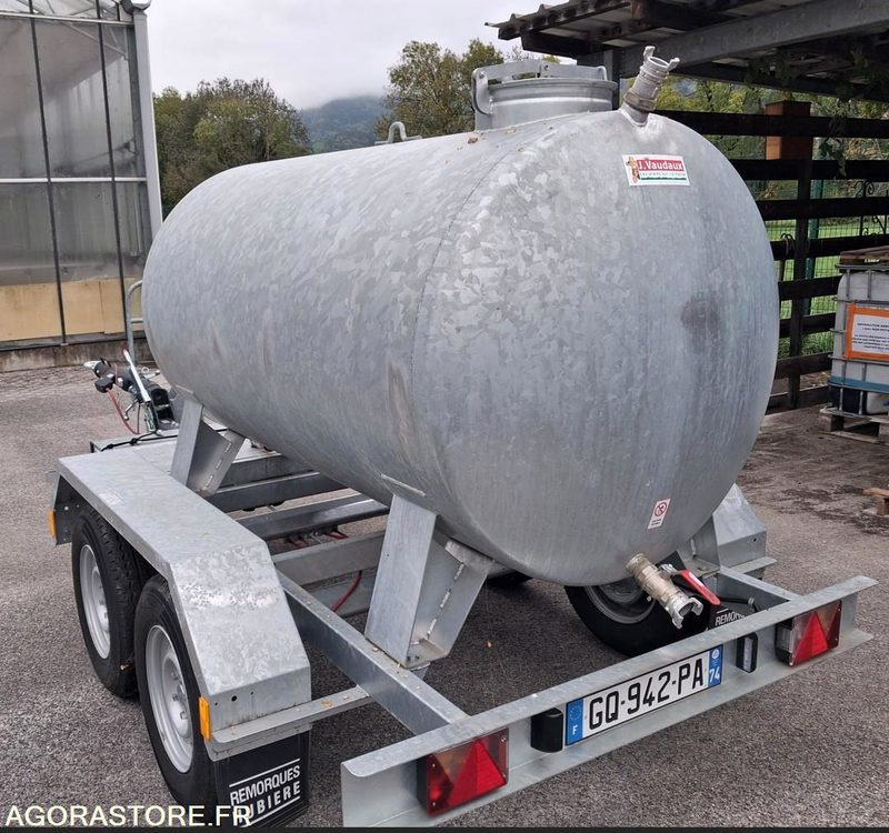 Citerne à eau 2000 litres sur remorque - Pajisje kopshti: foto 2 Citerne à eau 2000 litres sur remorque - Pajisje kopshti: foto 2
