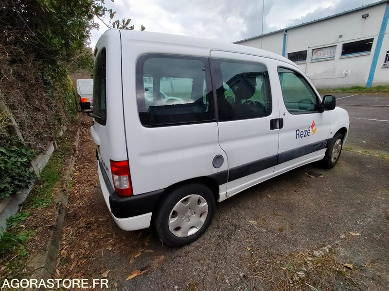 Citroen Berlingo Combispace ESS+GNV - 2007 - 62683kms - Veturë: foto 4 Citroen Berlingo Combispace ESS+GNV - 2007 - 62683kms - Veturë: foto 4