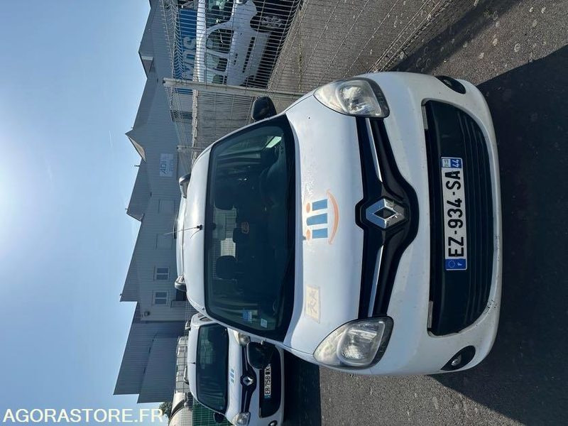 EZ-934-SA - Roulant - RENAULT KANGOO - VP - 159 000 Kms - Veturë: foto 2 EZ-934-SA - Roulant - RENAULT KANGOO - VP - 159 000 Kms - Veturë: foto 2