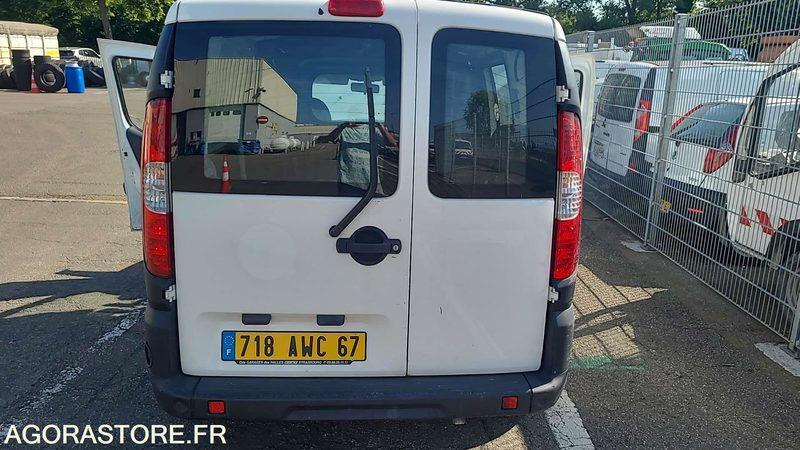 FIAT DOBLO CARGO - 2007 - 98427KM - 718 AWC 67 - Furgon i vogël: foto 4 FIAT DOBLO CARGO - 2007 - 98427KM - 718 AWC 67 - Furgon i vogël: foto 4