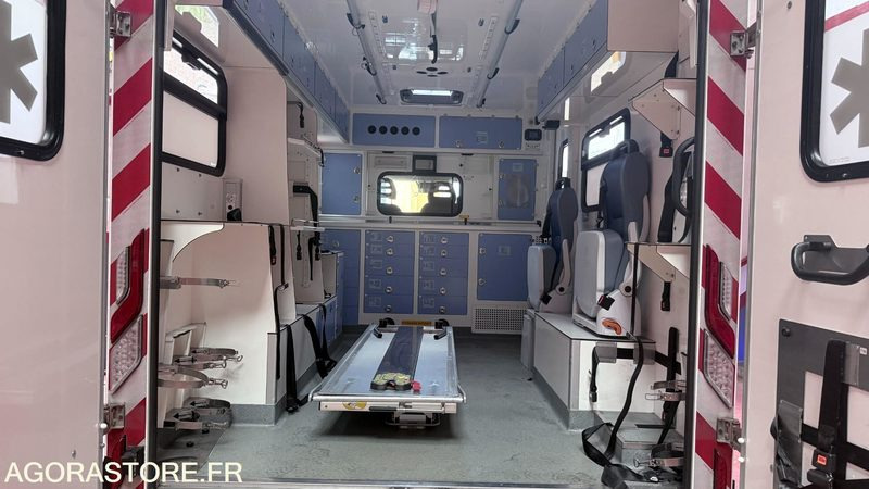 FJ-680-ZF - Non Roulant - PEUGEOT BOXER - SMUR - L3H2 4T - CG KS - 180 000 Kms - Furgon: foto 5 FJ-680-ZF - Non Roulant - PEUGEOT BOXER - SMUR - L3H2 4T - CG KS - 180 000 Kms - Furgon: foto 5