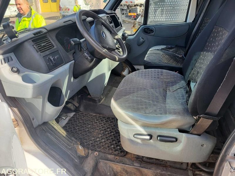 FORD transit avec système ampirol (sans contrôle technique) - Kamioncine vetëshkarkuese: foto 4 FORD transit avec système ampirol (sans contrôle technique) - Kamioncine vetëshkarkuese: foto 4