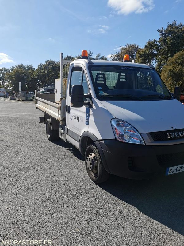 FOURGON BENNE - IVECO - DAILY 35C13 - 2011 / 264350 KM - BJ028EC - Kamioncine vetëshkarkuese: foto 2 FOURGON BENNE - IVECO - DAILY 35C13 - 2011 / 264350 KM - BJ028EC - Kamioncine vetëshkarkuese: foto 2