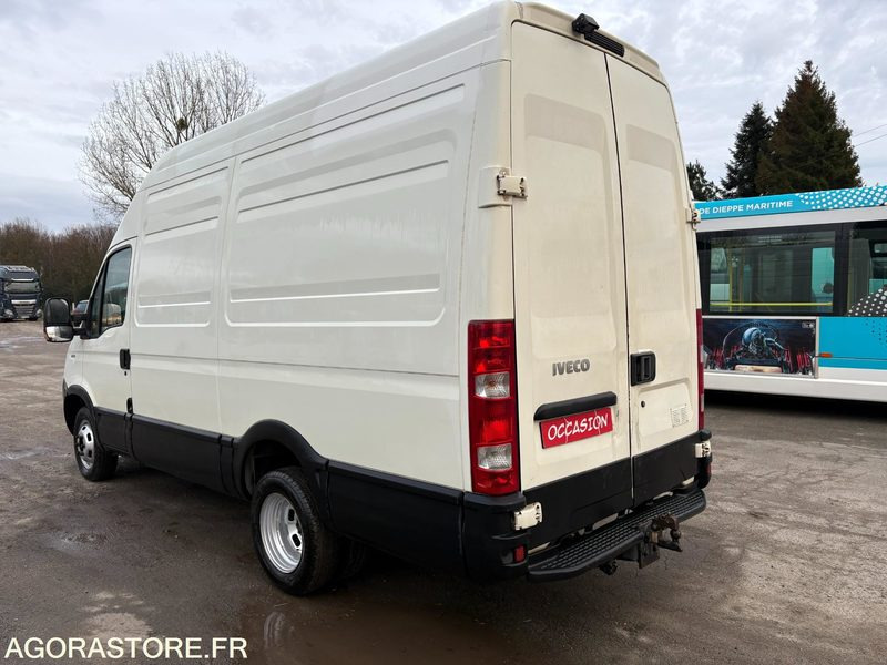 FOURGON IVECO DAILY 180 CV - 2011 - 195 600 KMS - Furgon: foto 4 FOURGON IVECO DAILY 180 CV - 2011 - 195 600 KMS - Furgon: foto 4