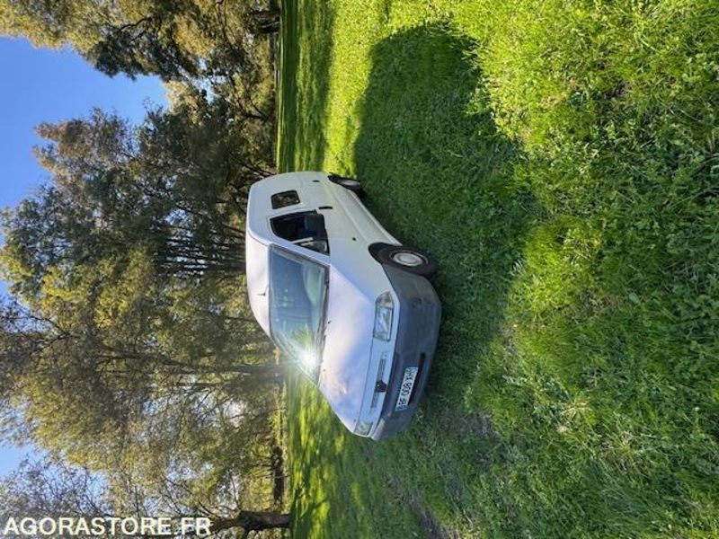 FOURGON PEUGEOT - Furgon: foto 1 FOURGON PEUGEOT - Furgon: foto 1