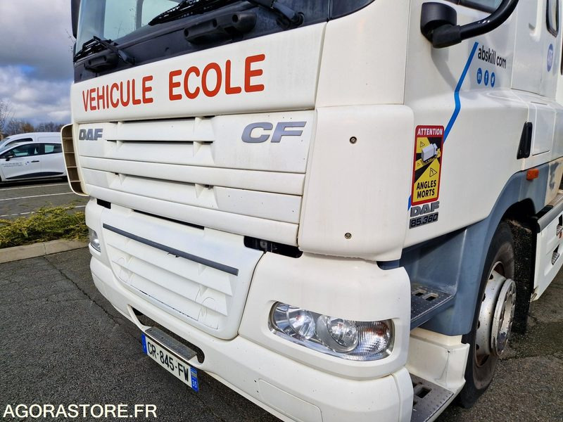 DAF CF 85.360 - 2013 - 219991 Kms - CR845FW - Gjysmë-kamion: foto 4 DAF CF 85.360 - 2013 - 219991 Kms - CR845FW - Gjysmë-kamion: foto 4