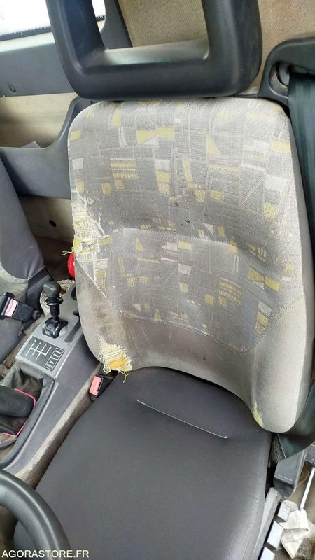 Renault Midlum 180 - 2001 - 227204km - 567APD31 - Gjysmë-kamion: foto 4 Renault Midlum 180 - 2001 - 227204km - 567APD31 - Gjysmë-kamion: foto 4