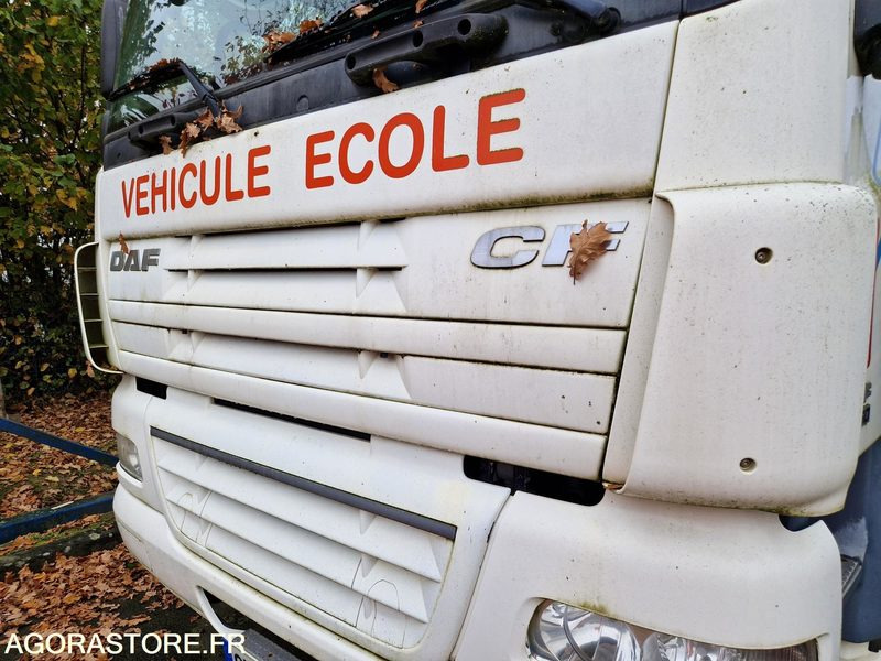 Tracteur DAF CF 85.360 - 2012 -193474 Kms -CN640HC - Gjysmë-kamion: foto 4 Tracteur DAF CF 85.360 - 2012 -193474 Kms -CN640HC - Gjysmë-kamion: foto 4