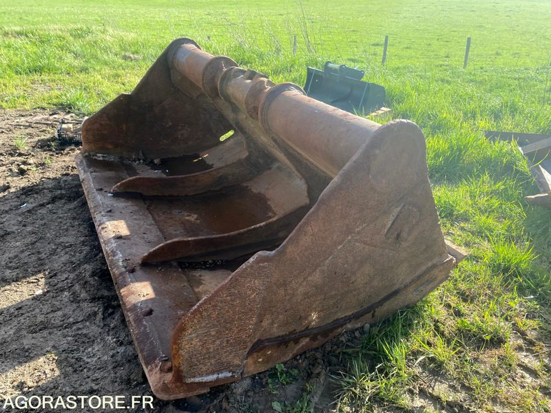Godet curage 2200 mm MORIN M7 - Kovë ekskavatori: foto 1 Godet curage 2200 mm MORIN M7 - Kovë ekskavatori: foto 1