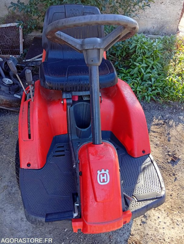 HUSQVARNA RIDER R112C5 - Korrëse bari i kopshtit: foto 5 HUSQVARNA RIDER R112C5 - Korrëse bari i kopshtit: foto 5