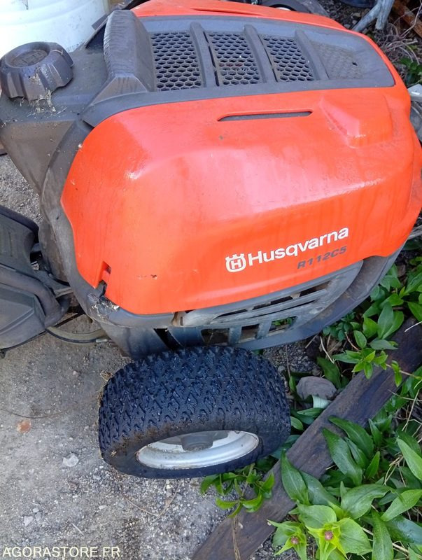 HUSQVARNA RIDER R112C5 - Korrëse bari i kopshtit: foto 3 HUSQVARNA RIDER R112C5 - Korrëse bari i kopshtit: foto 3