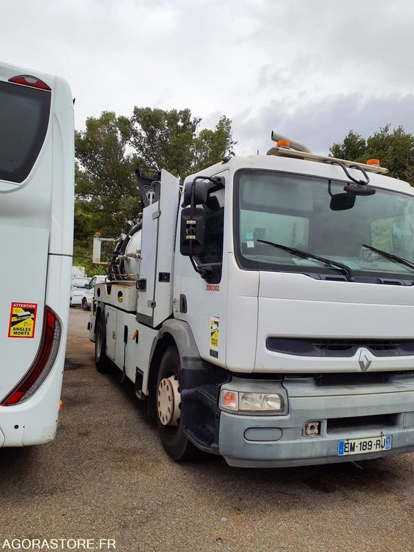 HYDROCUREUR 19T RIVARD - 2004 / 262 122 KM - Kamion me vakuum: foto 1 HYDROCUREUR 19T RIVARD - 2004 / 262 122 KM - Kamion me vakuum: foto 1