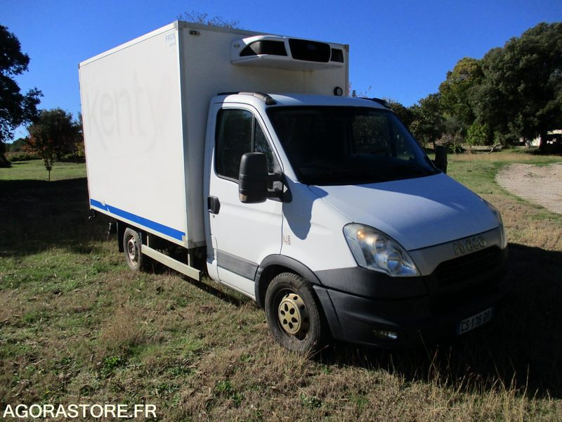 IVECO 35S13 de 2013 426915Kms "d'autoroute"chassis cabine frigorifique - Furgon frigorifer: foto 2 IVECO 35S13 de 2013 426915Kms "d'autoroute"chassis cabine frigorifique - Furgon frigorifer: foto 2
