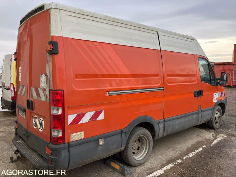 IVECO - 50C15 - 2007 / 332349 KM (P2001860) - Furgon: foto 4 IVECO - 50C15 - 2007 / 332349 KM (P2001860) - Furgon: foto 4