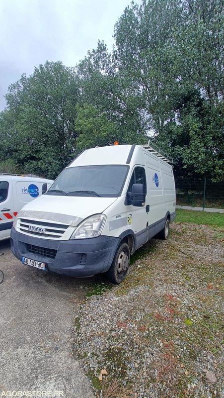 IVECO 50C15HV - Furgon: foto 3 IVECO 50C15HV - Furgon: foto 3