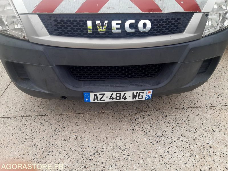 IVECO BENNE DANS L'ETAT - Kamioncine vetëshkarkuese: foto 1 IVECO BENNE DANS L'ETAT - Kamioncine vetëshkarkuese: foto 1
