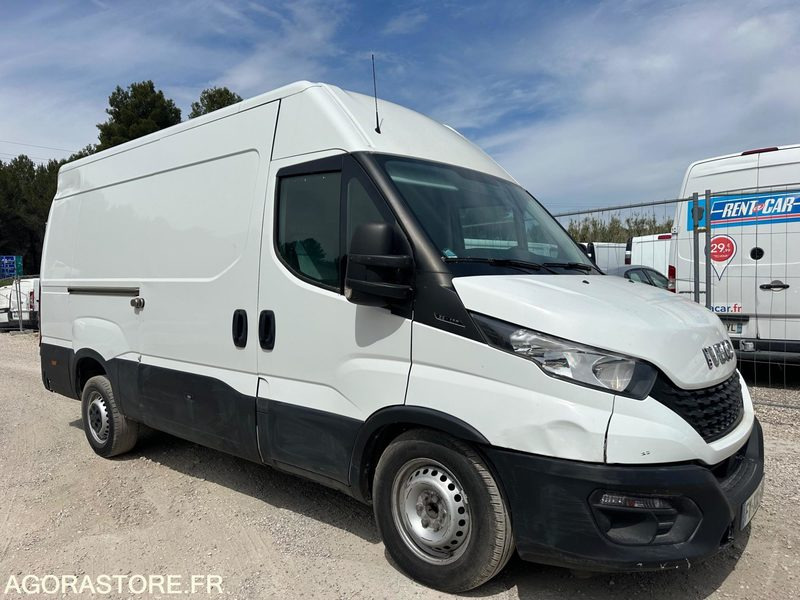 IVECO DAILY 2021 128000 35C12 - Furgon: foto 3 IVECO DAILY 2021 128000 35C12 - Furgon: foto 3