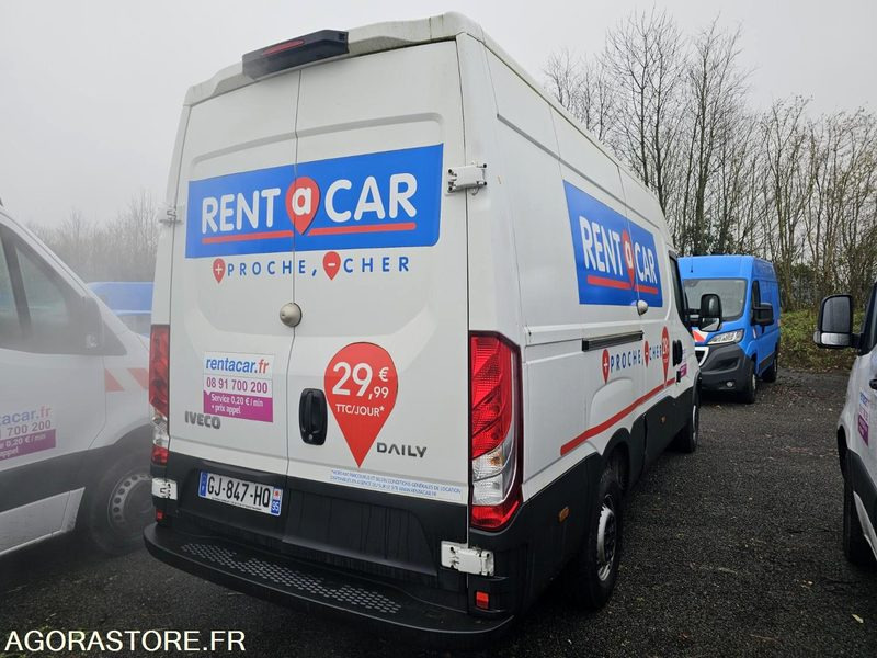 Iveco daily 35S14 - 2022 - 8815 Kms - Furgon: foto 3 Iveco daily 35S14 - 2022 - 8815 Kms - Furgon: foto 3