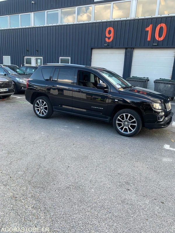 JEEP COMPASS LIMITED 2014 102852KM - SUV: foto 3 JEEP COMPASS LIMITED 2014 102852KM - SUV: foto 3