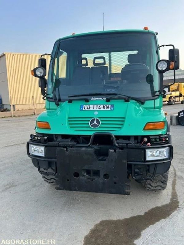 MERCEDES UNIMOG U300C VERSION COMMUNALE 2003 38210 KM + EPAREUSE CMV 450GP - Kamioni: foto 5 MERCEDES UNIMOG U300C VERSION COMMUNALE 2003 38210 KM + EPAREUSE CMV 450GP - Kamioni: foto 5