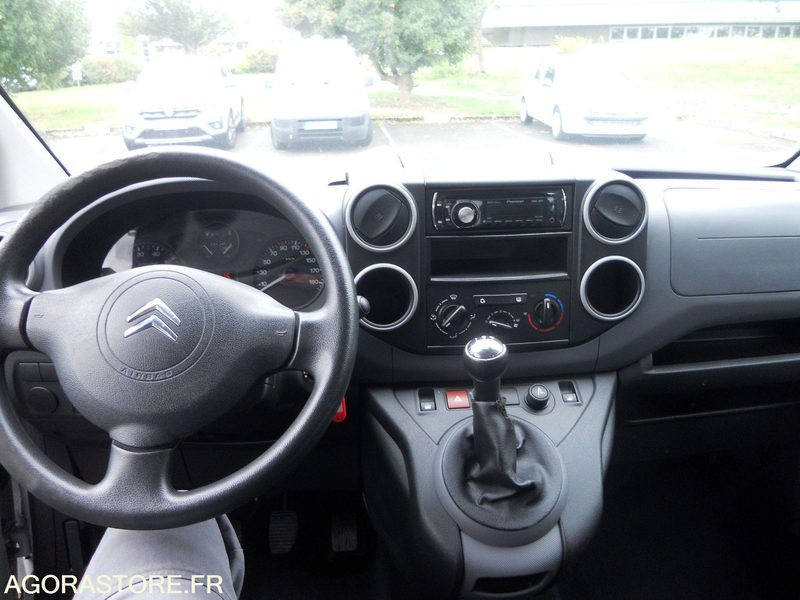 LOT 4 SLT - CITROEN BERLINGO - Veturë: foto 4 LOT 4 SLT - CITROEN BERLINGO - Veturë: foto 4