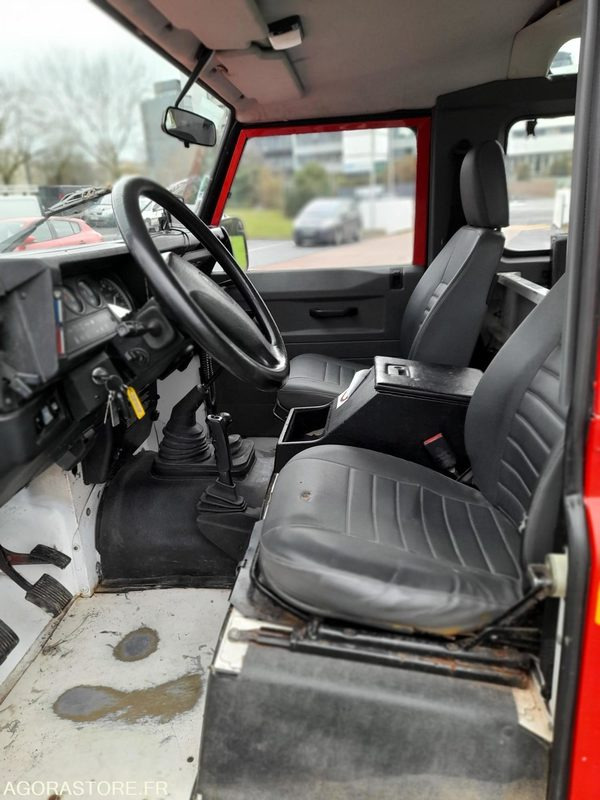 Land Rover Defender (MECA 566) - SUV: foto 5 Land Rover Defender (MECA 566) - SUV: foto 5