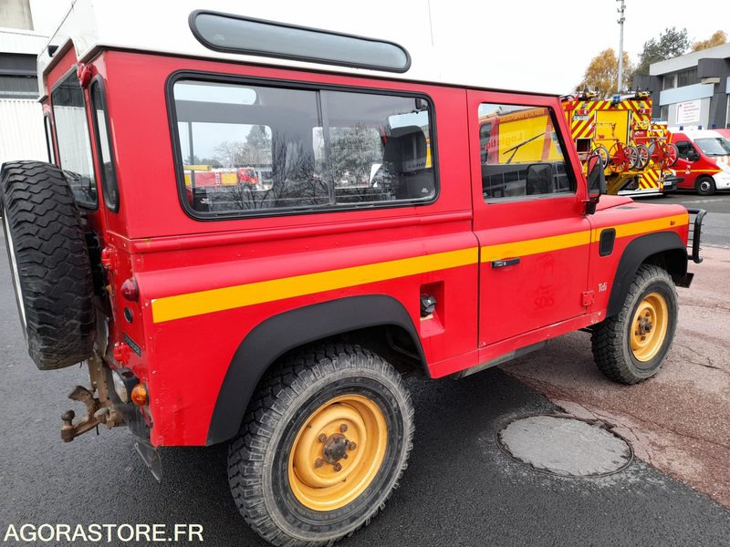 Land Rover Defender (MECA 566) - SUV: foto 2 Land Rover Defender (MECA 566) - SUV: foto 2